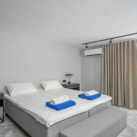 Rooftop In By Costarentals - Ref 59 * פואנגירולה