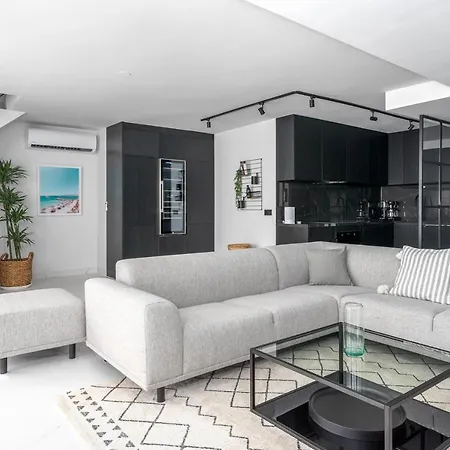 Unique Beachfront Rooftop In By Costarentals - Ref 59